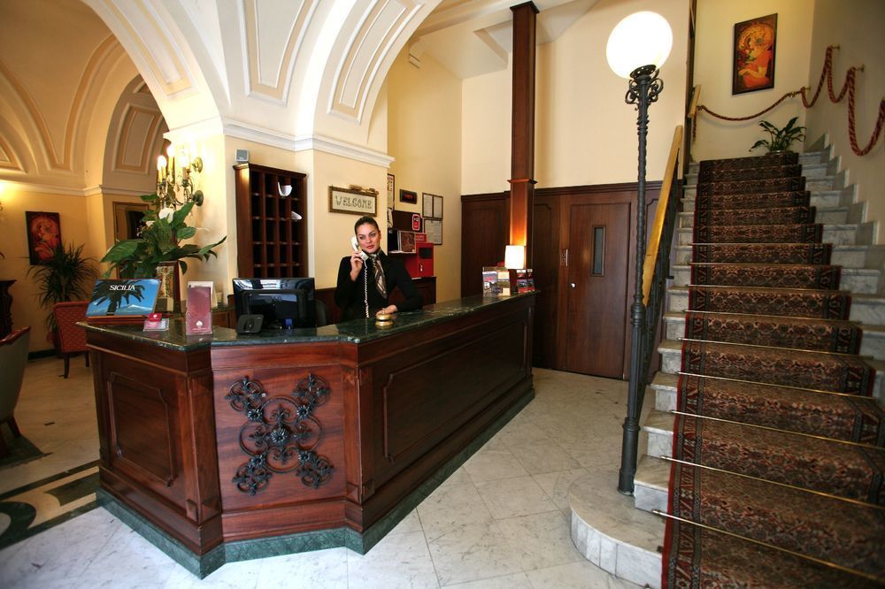Hotel Centrum Catania Esterno foto